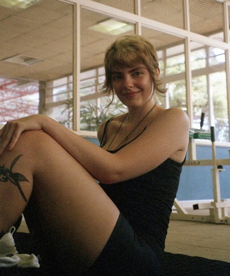 Triz beautiful model img