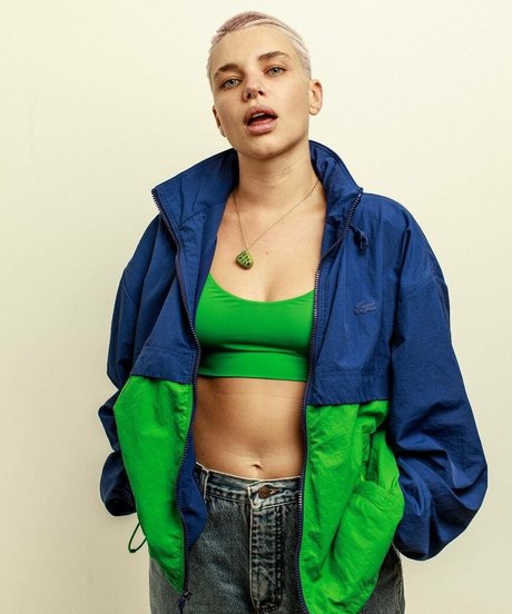 Bruna Linzmeyer star exclusive photos