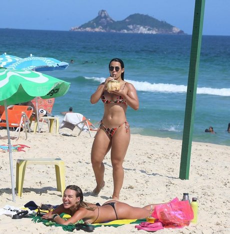 Larissa Tomasia hd actress picture