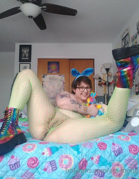 ala mode model art image