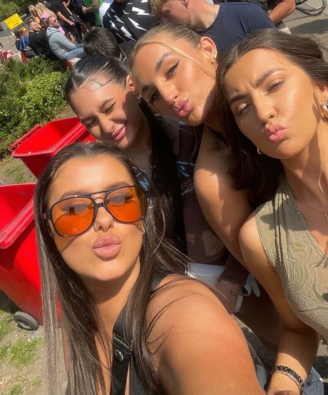 18 year old onlyfans art porn photos