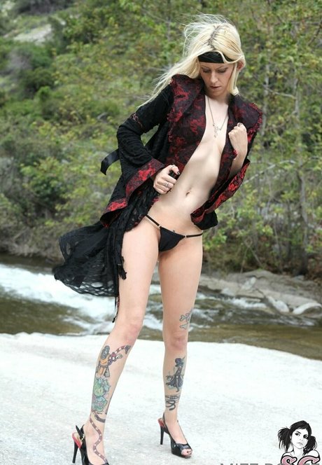 mizzbonez xxx actress photo