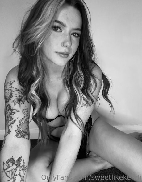sweetlikekendi model porn pictures