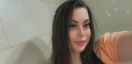 bellaapaigexo model top pic