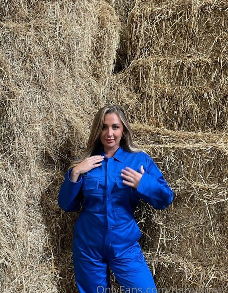 daisydootv star nude img