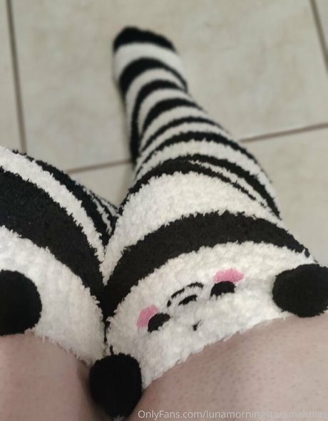 lunamorningstaramalthias naked model photo