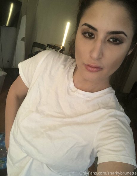 snarkybrunette model porn pics