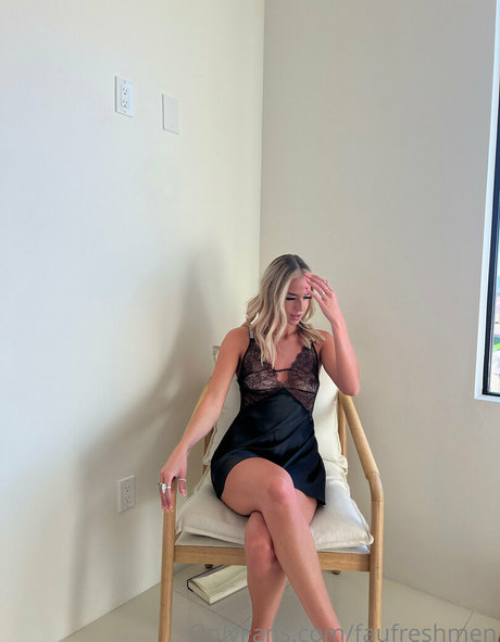 black female onlyfans adult pic