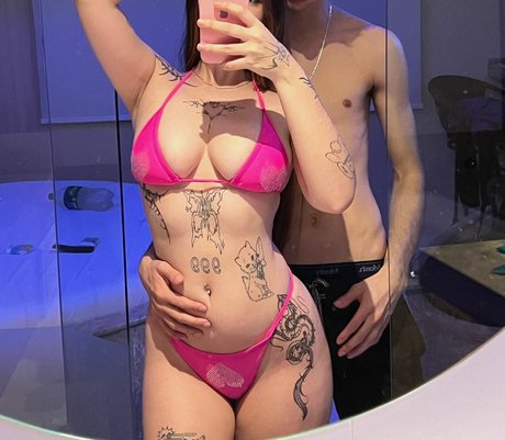 Behornye pornstar top pic