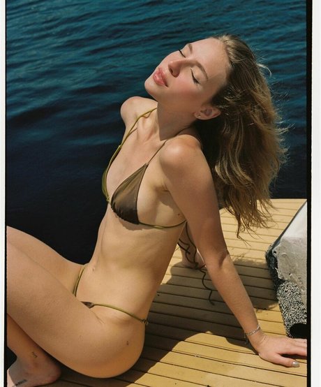 Fernanda Schneider pornographic model images