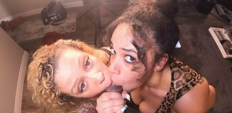 strokeitforher model adult image