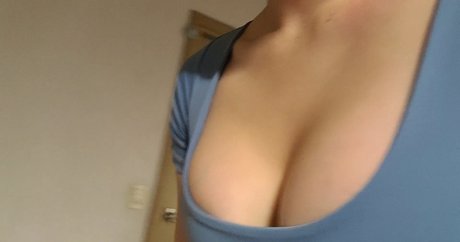 Min E pornographic actress pictures