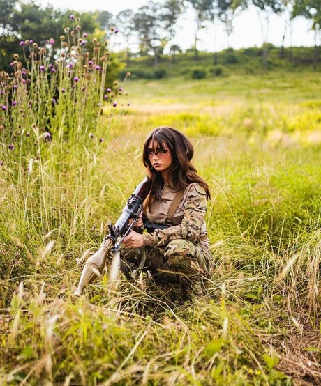 Lunchbaglujan beautiful actress picture