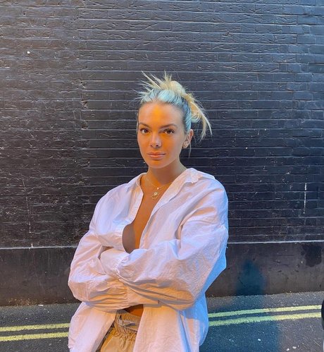 Louisa Johnson pornstar erotic archive