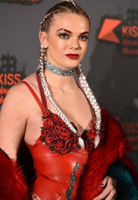 Louisa Johnson pornstar erotic pic