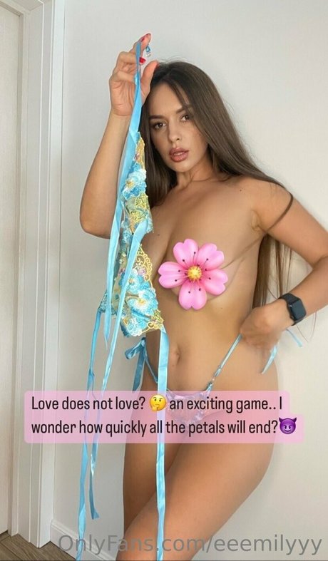 eeemilyyy exclusive model images