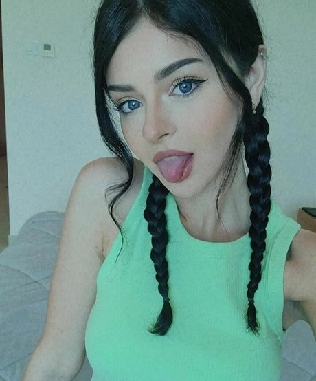 Chloe Lockley model sex picture