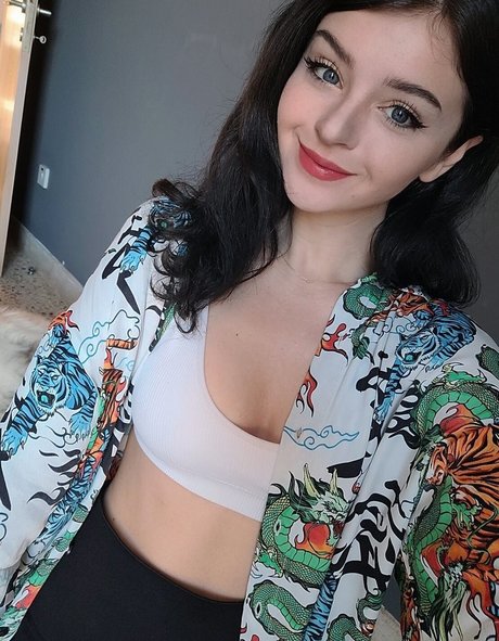 Chloe Lockley star high quality pics