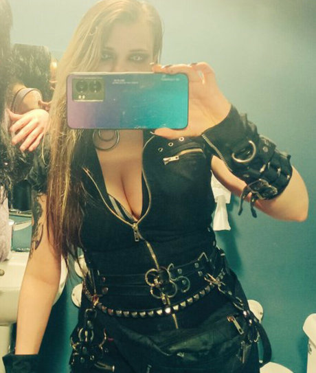 Kiwo pornstar erotic images