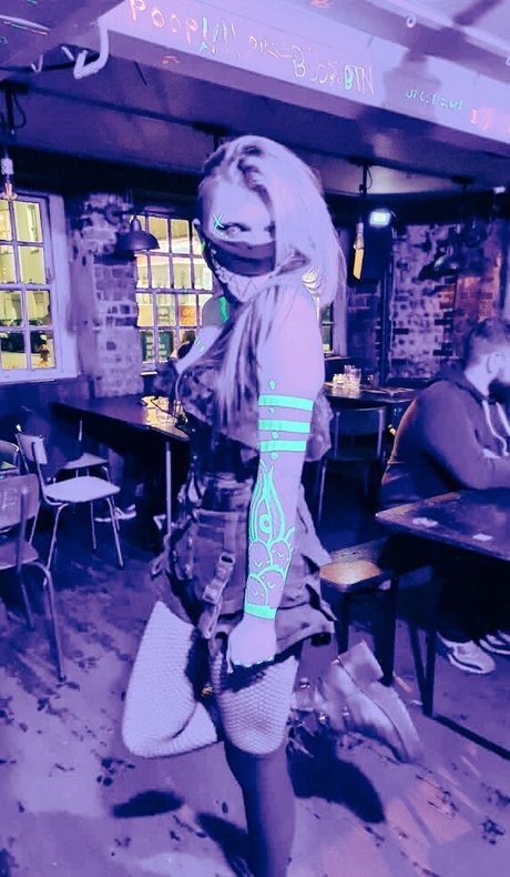 Kiwo hot star pictures