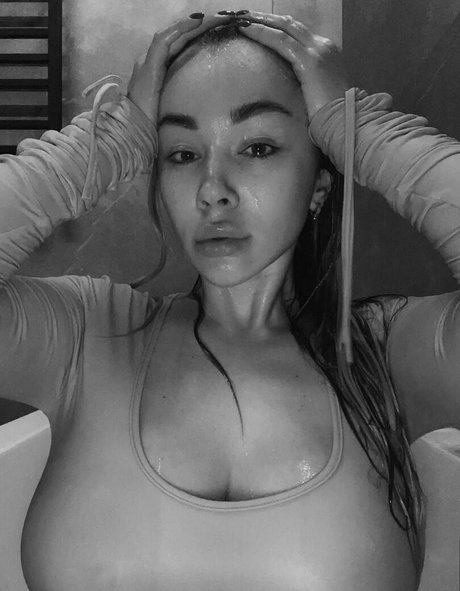 gloryhole princess onlyfans perfect picture