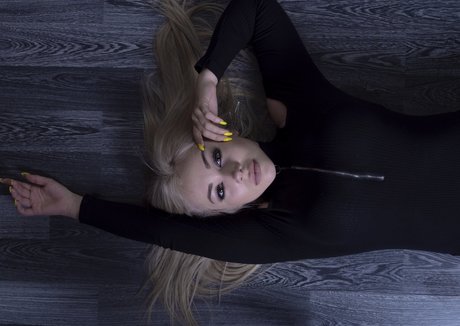 Anna Kostenko perfect star image