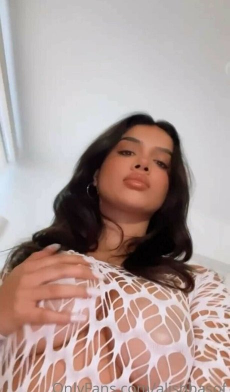 Alishbasheikh nude actress gallery