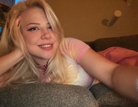 sexy mom onlyfans pornographic photo