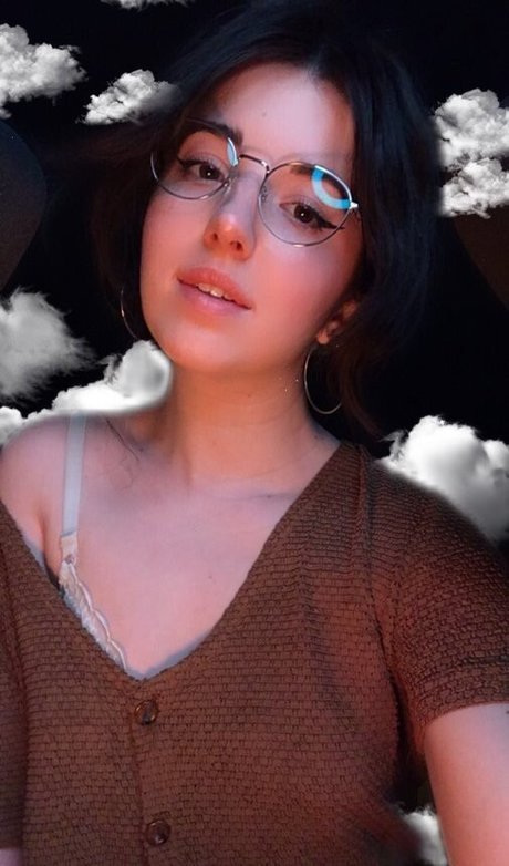 Slight Sounds ASMR art model photo