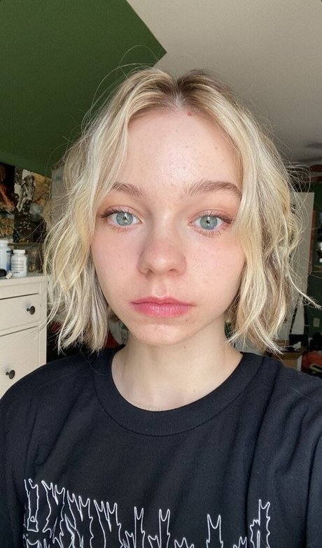 Emma Myers perfect model photos