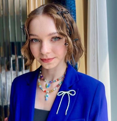 blonde shemale onlyfans beautiful img