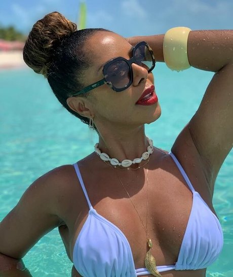 Valeria Valenssa sexy actress archive