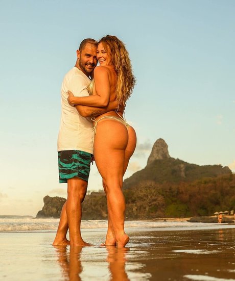 Paolla Oliveira model art gallery