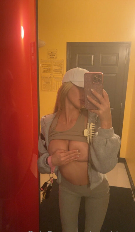 cassidyxo pornographic model archive