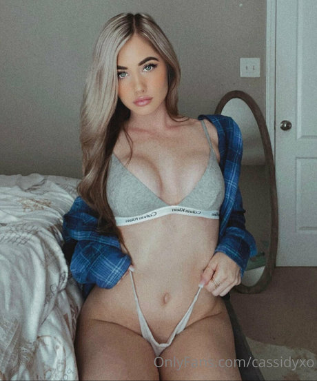 cassidyxo art model photos