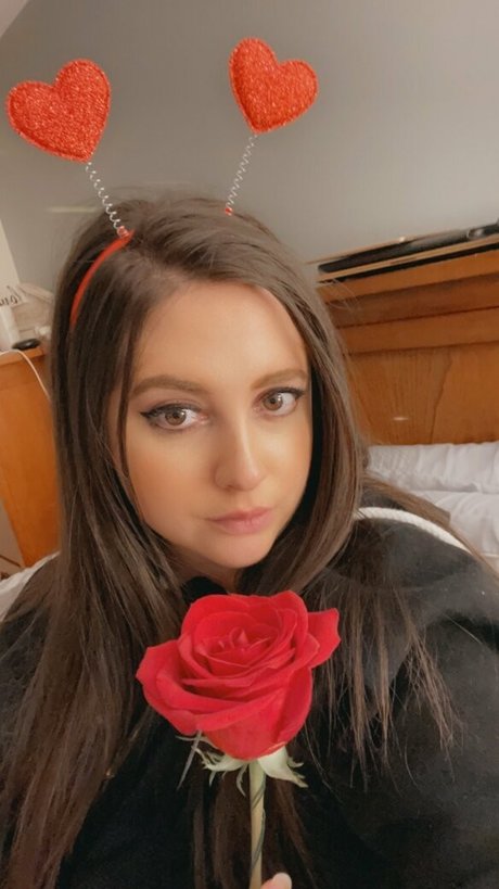 ava hadley art model galleries