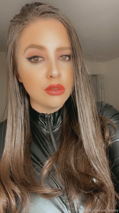 ava hadley free star img