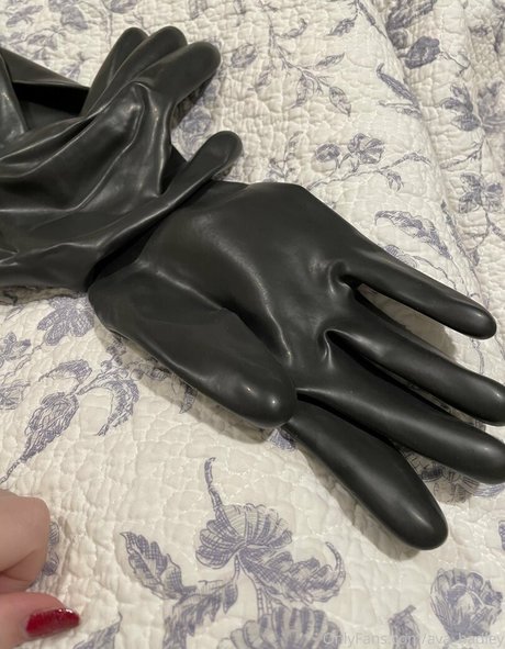 ava hadley star naked photo