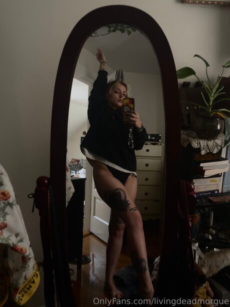 Livingdeadmorgue pornstar nude photos