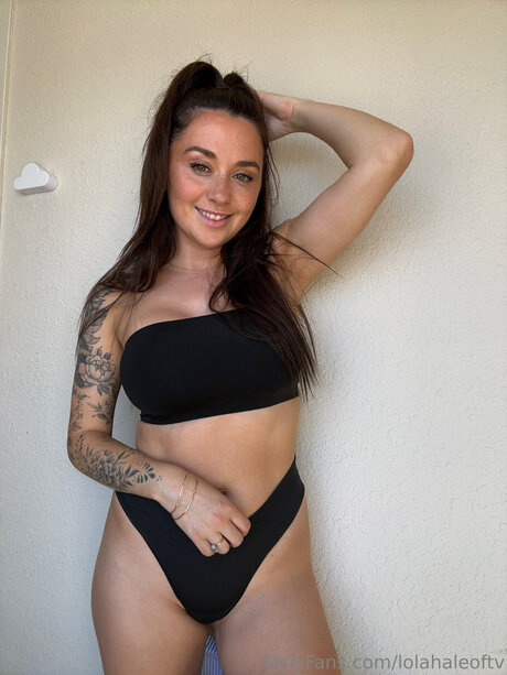 Lolahaleoftv model nudes image