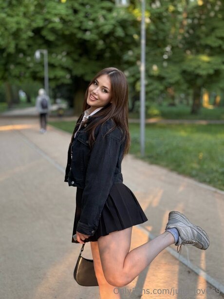 Julia Love69 star beautiful img