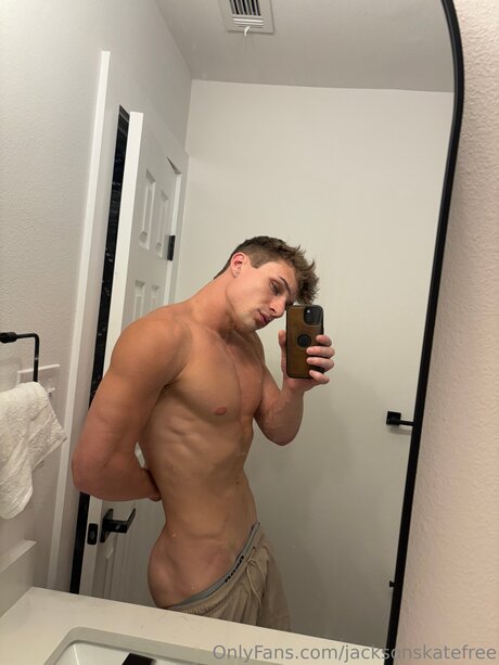 Jacksonskatefree free model pics