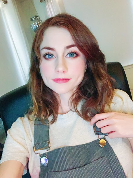 Mareesly sexy star photos