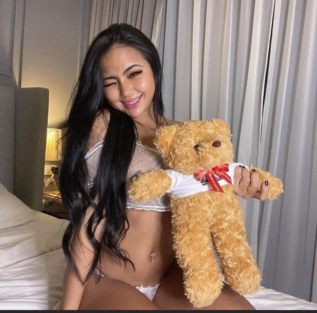 Praew Phatcharin star pretty gallery