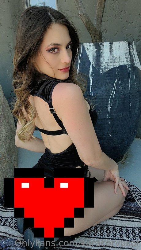 Kara Corvus pornstar perfect img