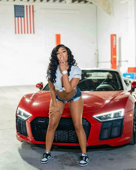 Rubi Rose hd actress img