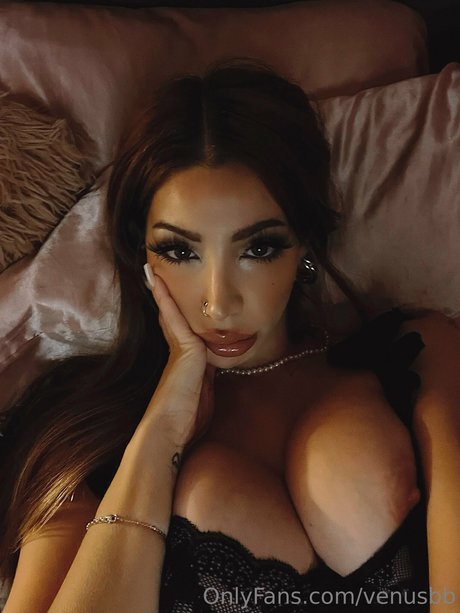 Venusbb model sexy image