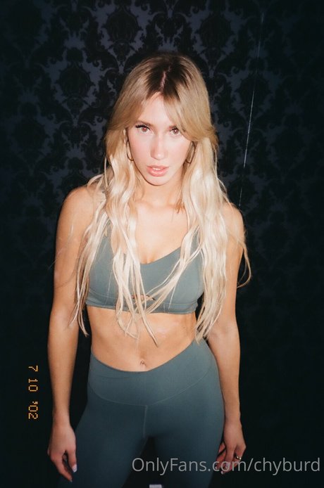 Chyburd star sexy img
