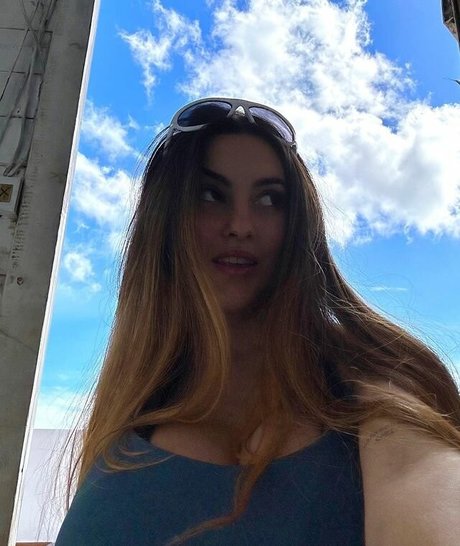 Eva Batista sexy star img