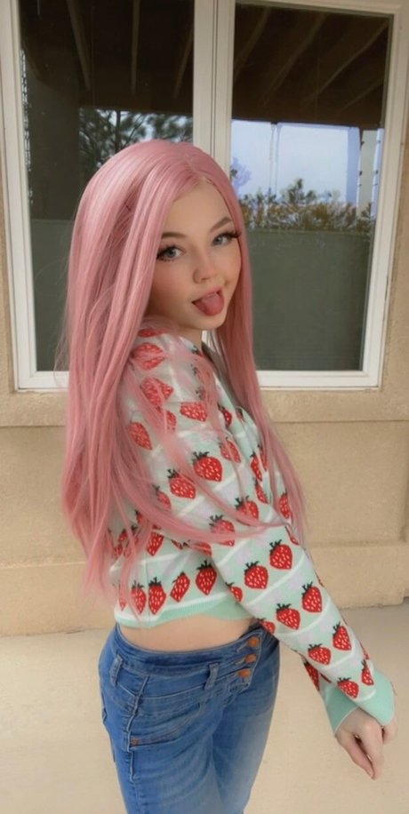 Strawbeariemilkk art pornstar photos